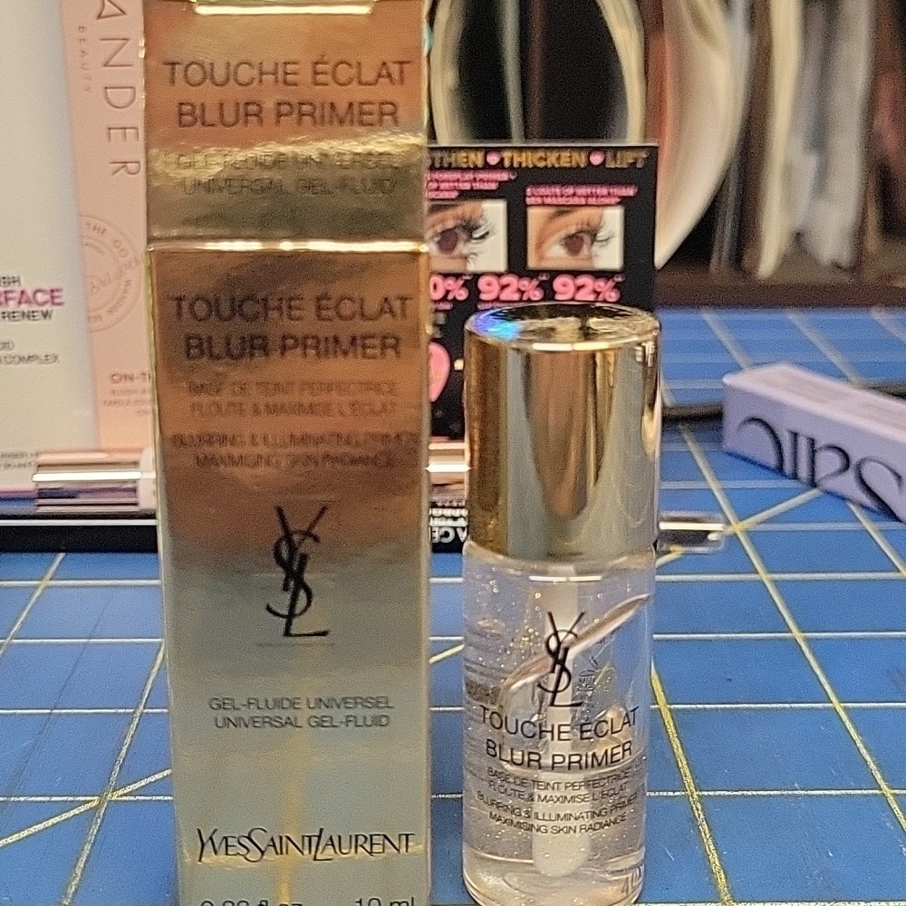 Yves Saint Laurent Touche Éclat Blur Primer in Gold and Clear
